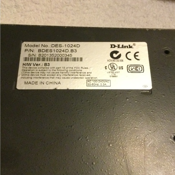 D-Link DGS-1024D 24-Port Gigabit Unmanaged Metal Desktop or Rackmount Switch (DG - Picture 3 of 8